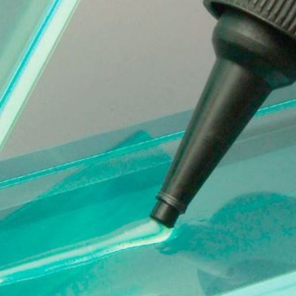 Krystalklar plastlim fra Permabond